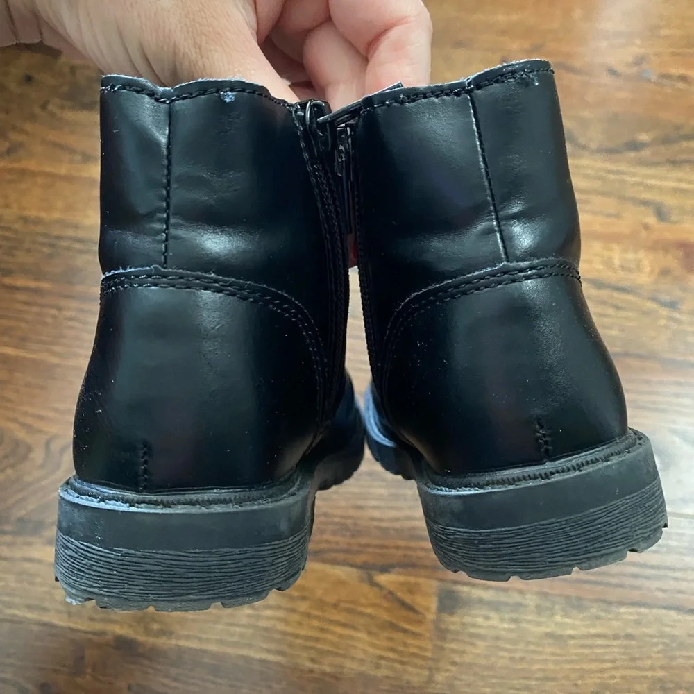 Old Navy- combat boots toddler 9 metallic detail Kids Black Lace-Up Ankle Boots